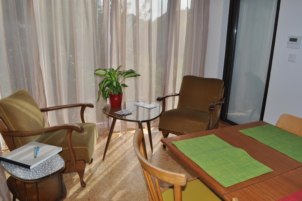 Punkrock Harbour Pension Baehr カールスルーエ エクステリア 写真